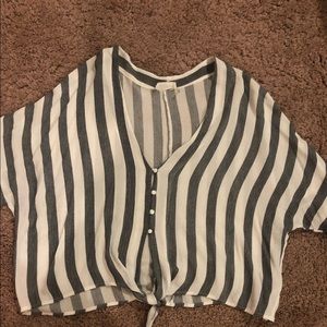 Flowy mid length sleeve top